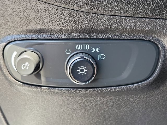 Used 2023 Chevrolet Equinox LT w/ Driver Convenience Package FWD image 12