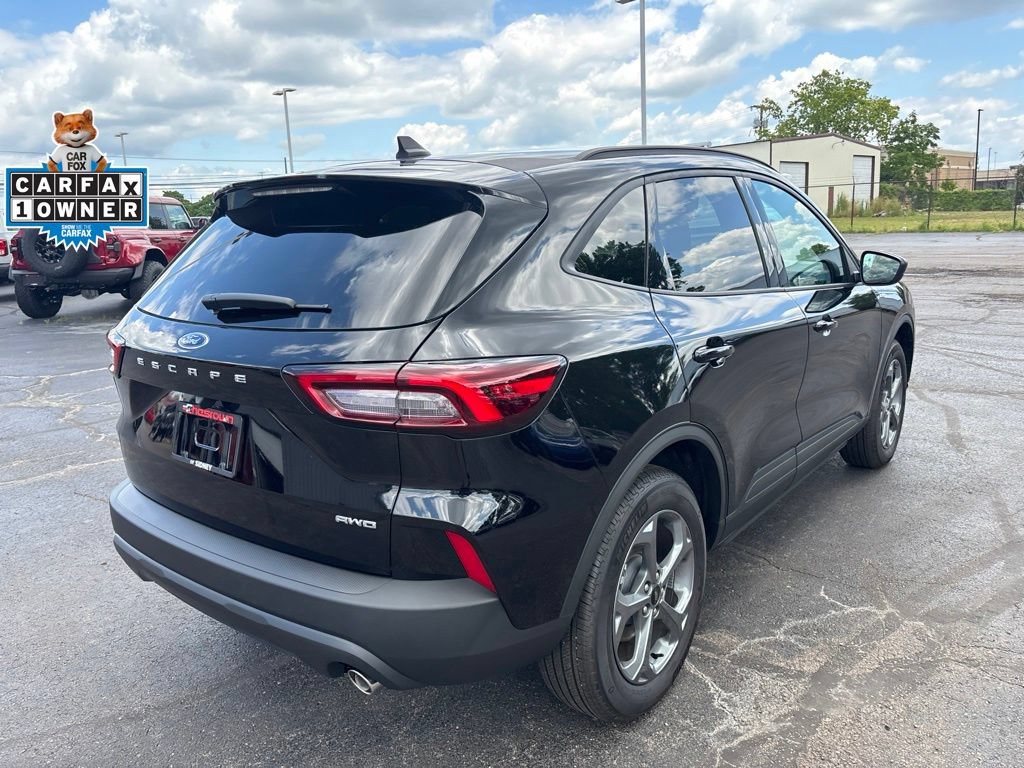 Used 2026 Ford Escape ST-Line w/ Cold Weather Package AWD/4WD image 5