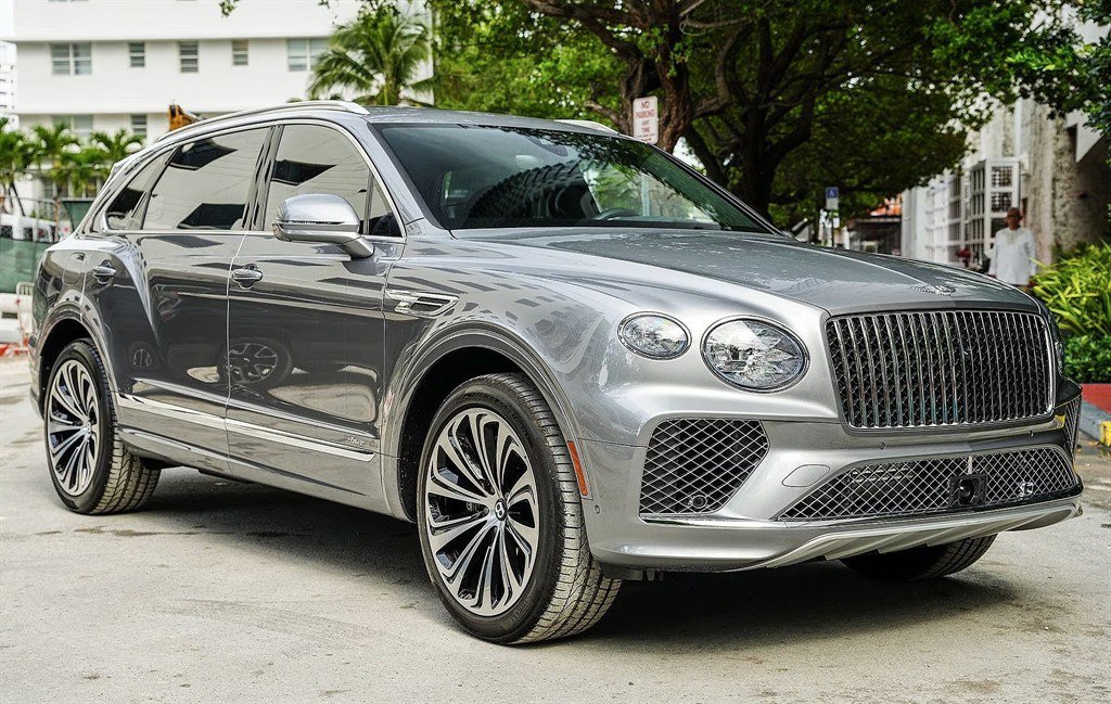 Used 2024 Bentley Bentayga Extended Wheelbase AWD/4WD image 1