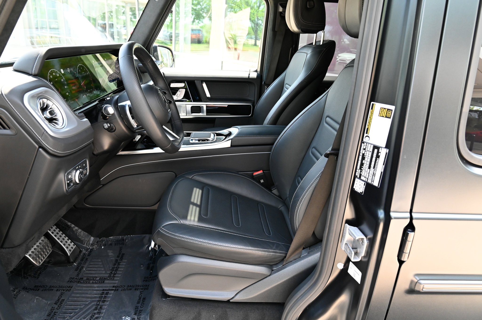 Used 2025 Mercedes-Benz G 550 image 17