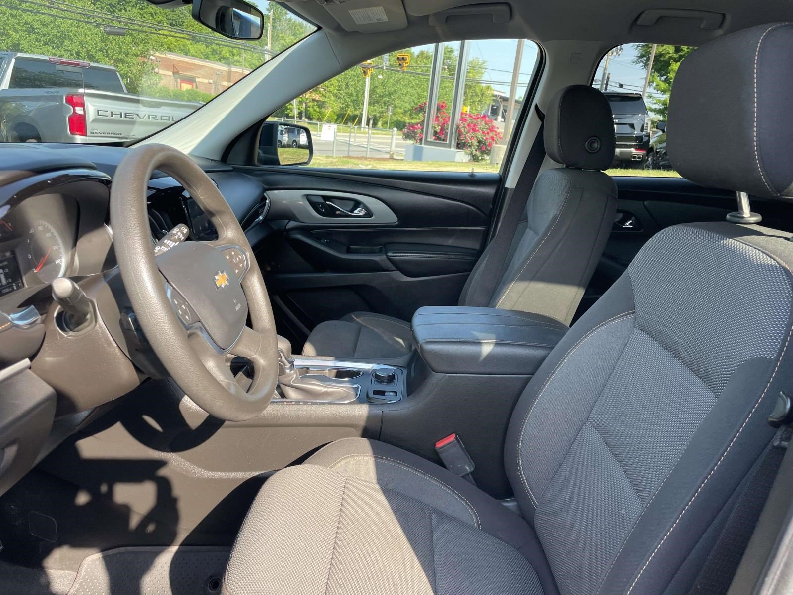 Used 2021 Chevrolet Traverse LS FWD image 24