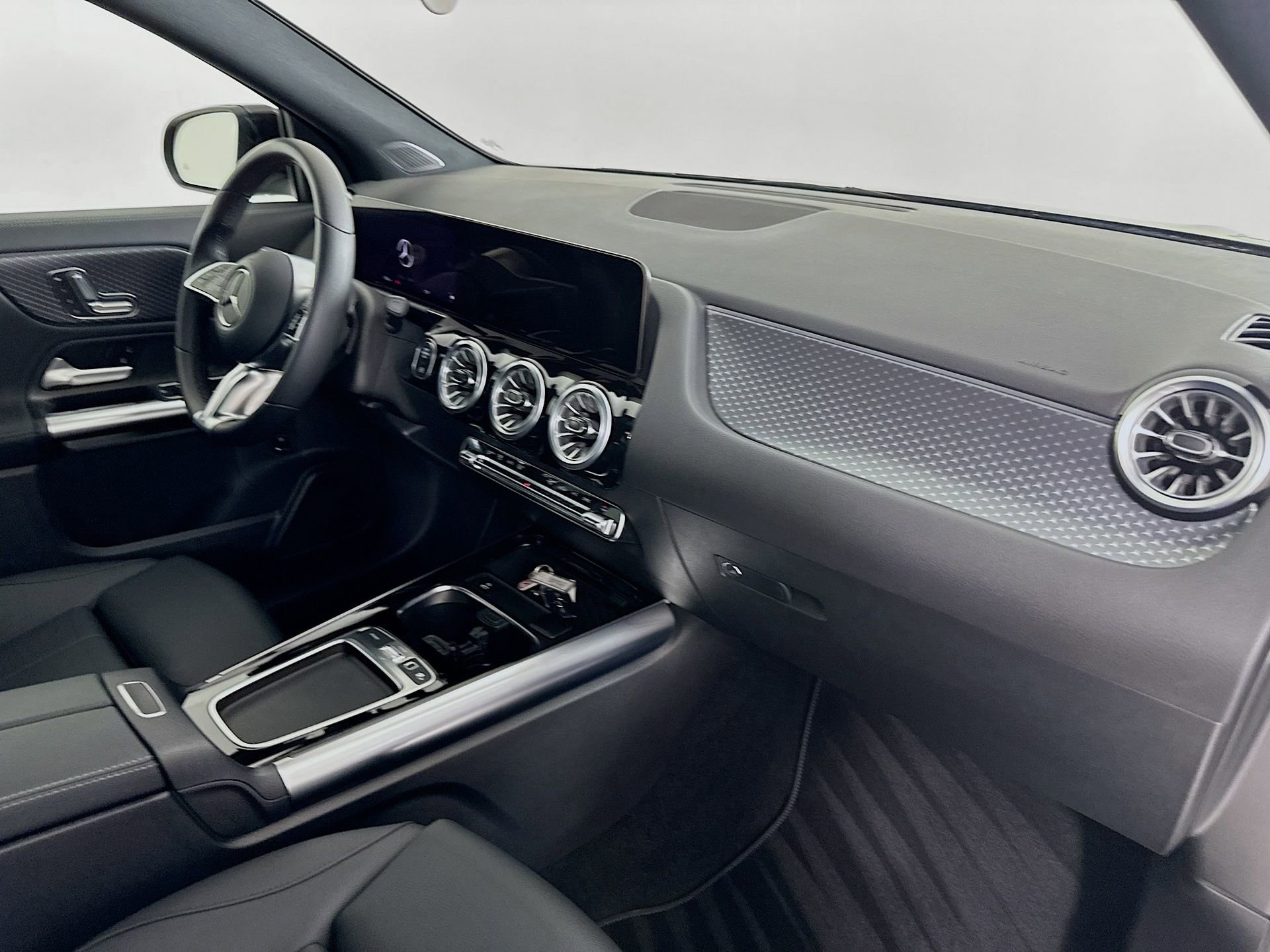 Used 2025 Mercedes-Benz GLA 250 image 29