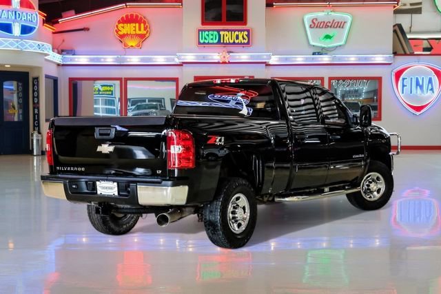 Used 2008 Chevrolet Silverado 2500 LT w/ 1LT Convenience Package image 3