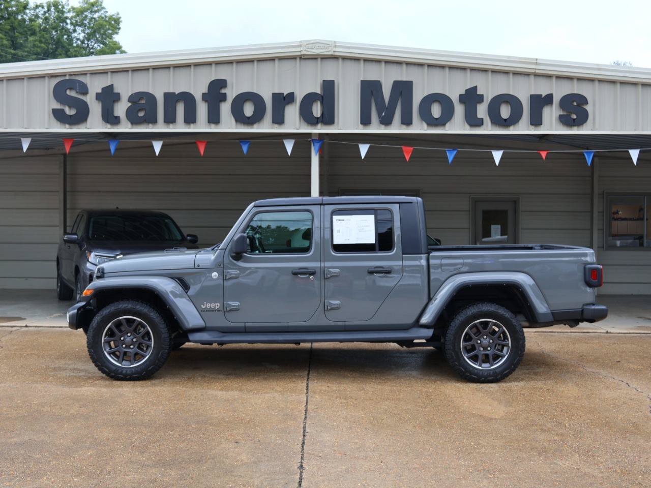 Used 2021 Jeep Gladiator Overland w/ Popular Equipment Package AWD/4WD image 2