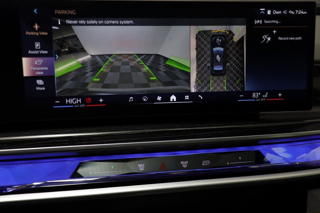 Certified 2025 BMW 740i xDrive w/ Premium Package image 11