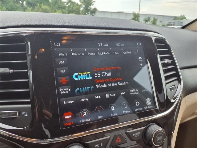 Used 2022 Jeep Grand Cherokee Laredo E image 18