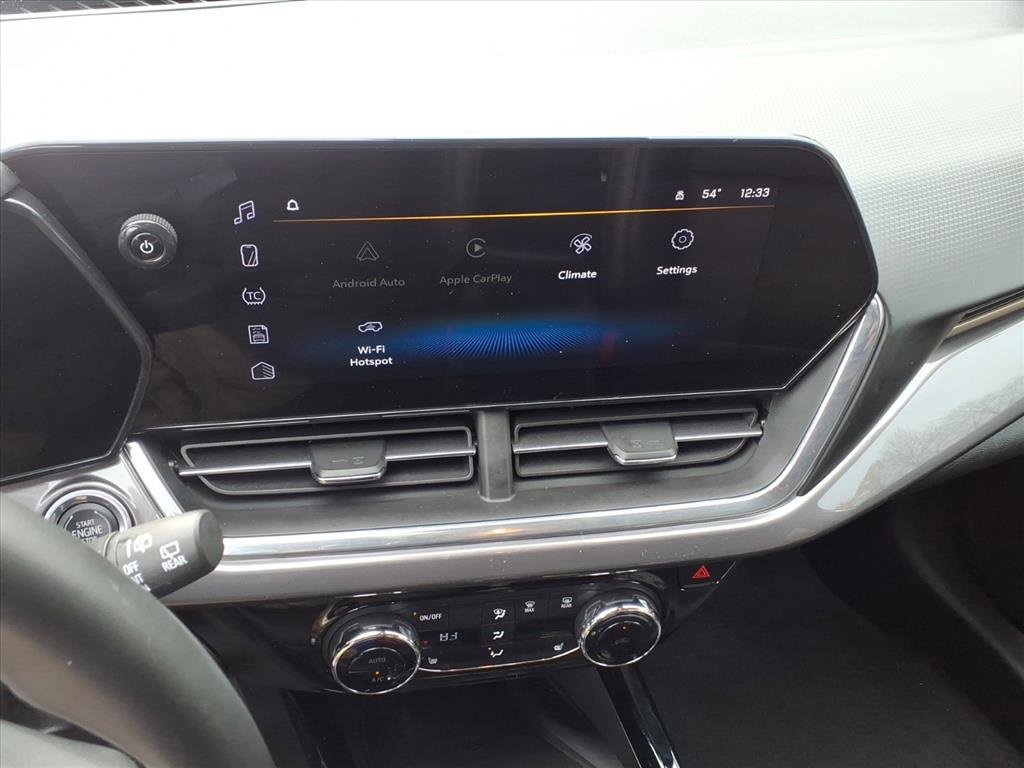 Used 2025 Chevrolet Trax ACTIV w/ Sunroof Package image 29