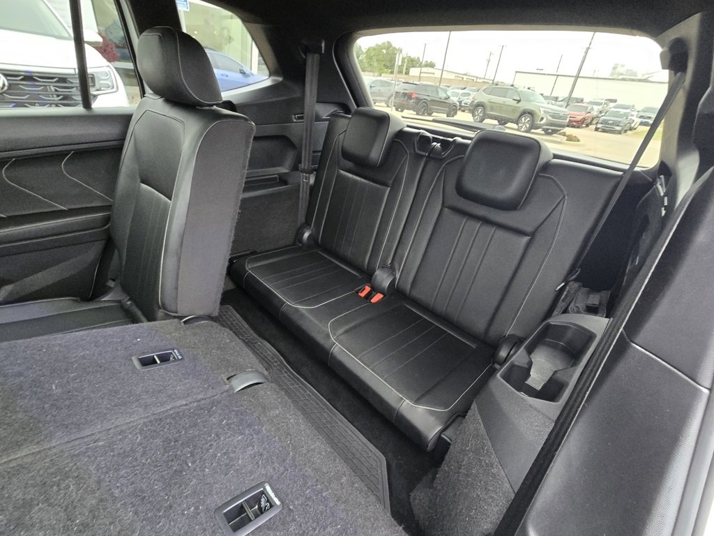 Used 2023 Volkswagen Tiguan SE R-Line image 15