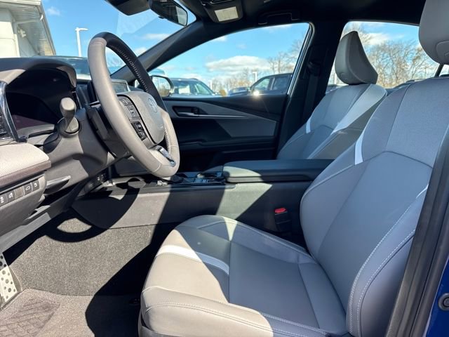 Used 2025 Toyota Camry XSE image 12