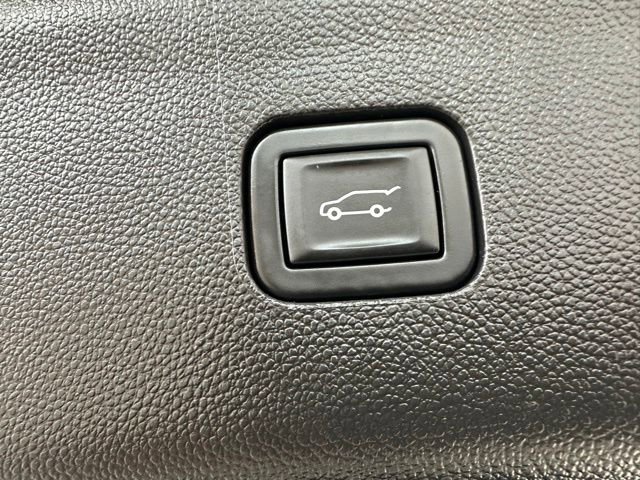 Used 2023 Buick Enclave Essence w/ Experience Buick Package AWD/4WD image 27