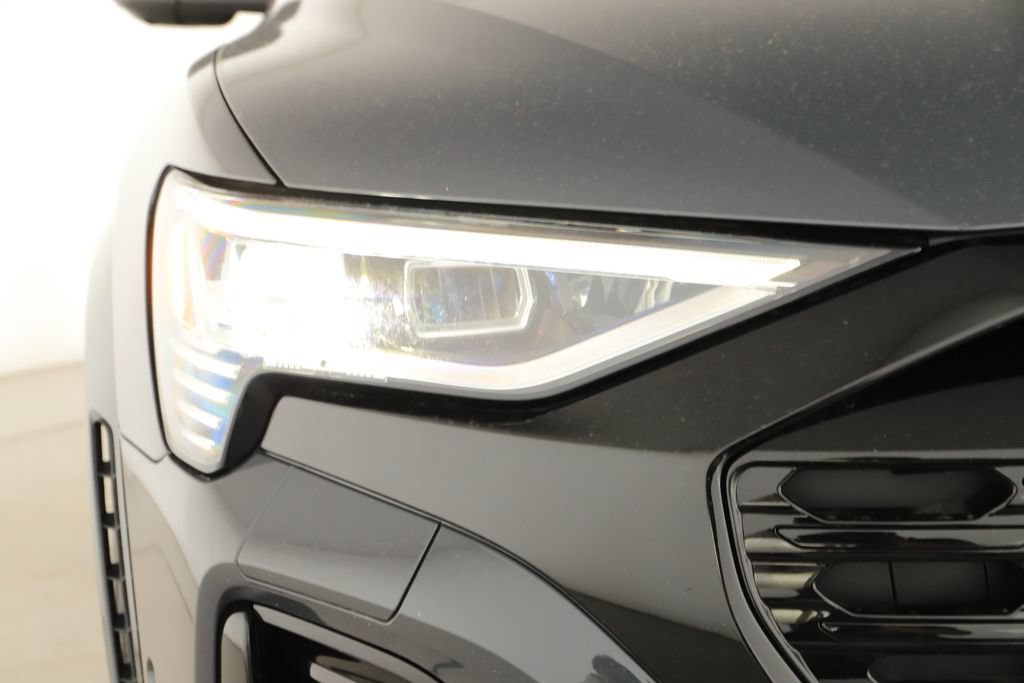 Certified 2024 Audi SQ8 e-tron Premium Plus w/ Black Optic Package AWD/4WD image 34