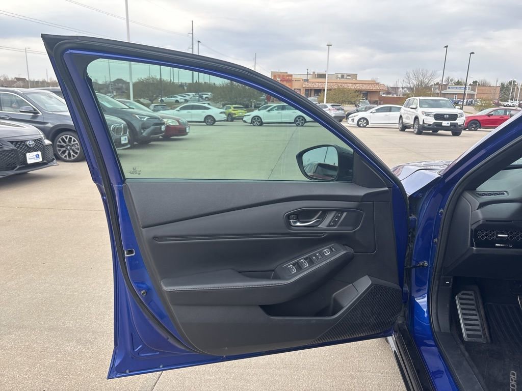 Used 2023 Honda Accord Sport image 9