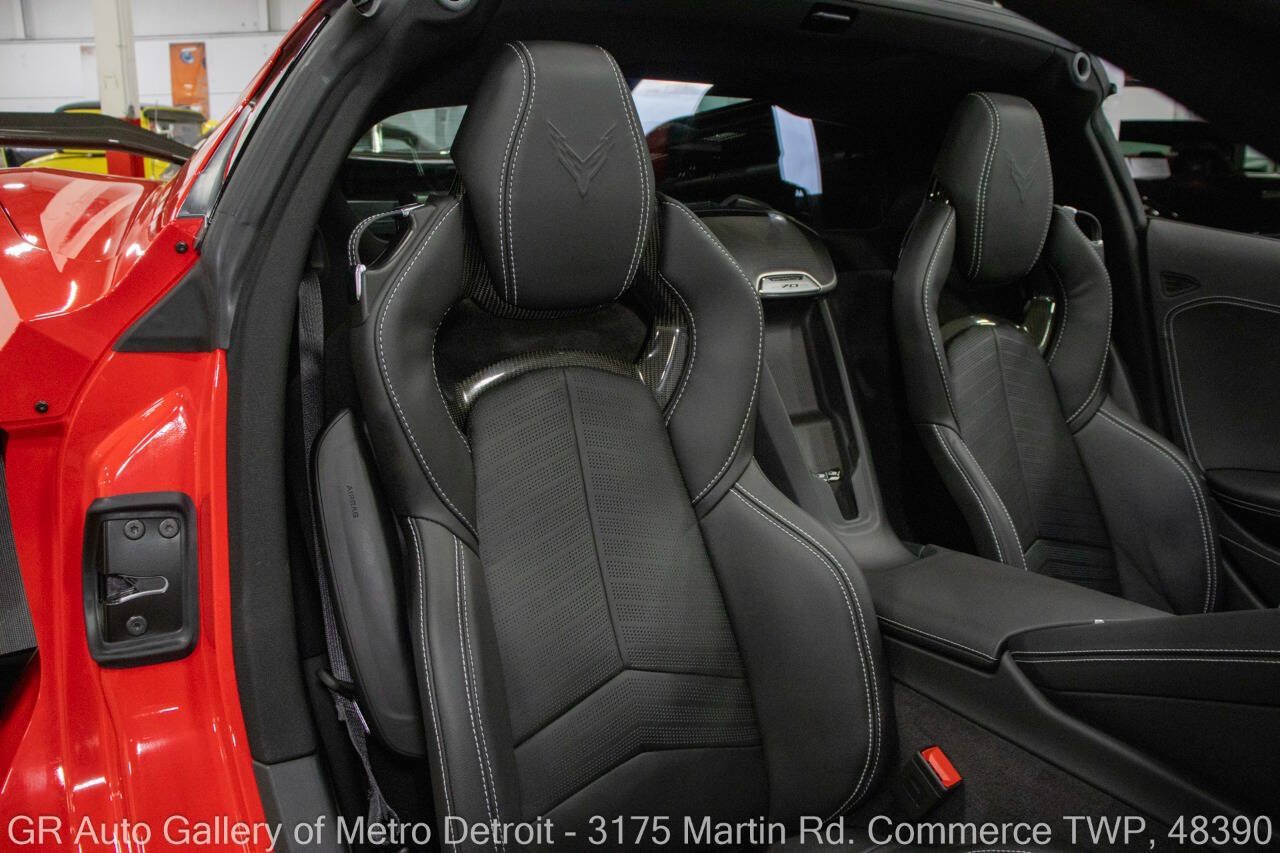 Used 2023 Chevrolet Corvette Z06 w/ Z07 Performance Package RWD image 40