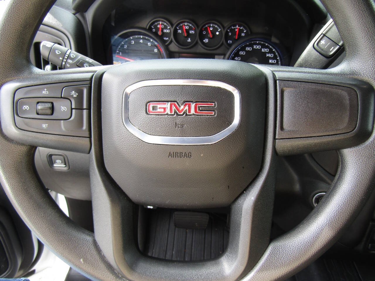 Used 2024 GMC Sierra 1500 Pro w/ Graphite Edition AWD/4WD image 17