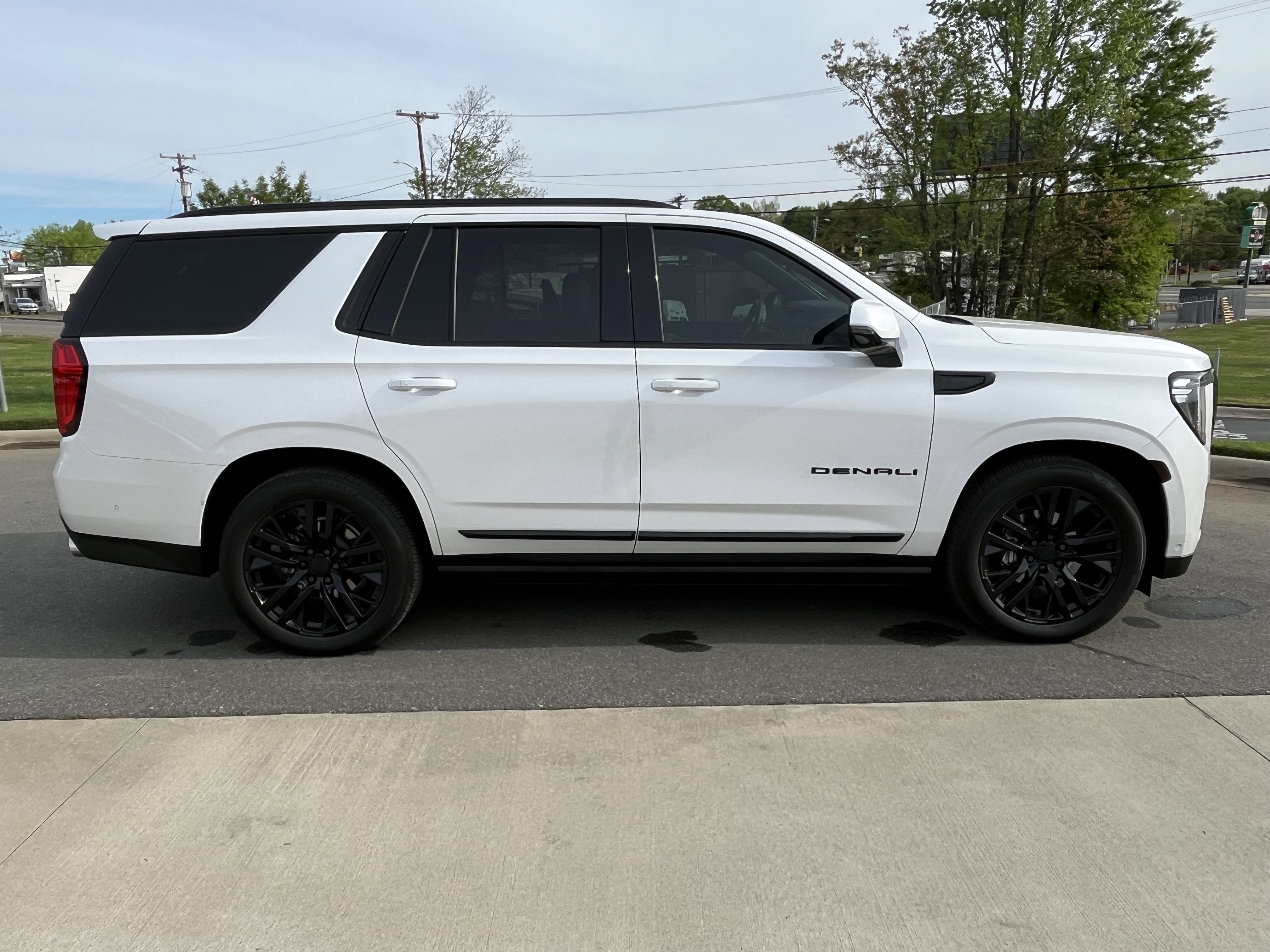 Used 2024 GMC Yukon Denali Ultimate image 10