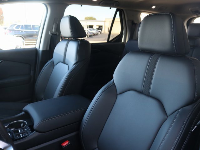 New 2025 Honda Pilot Touring image 7