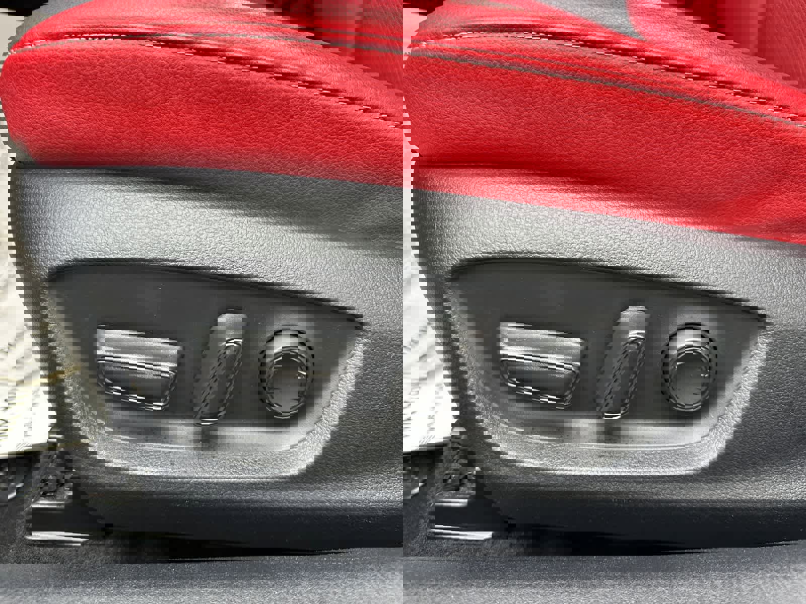 Used 2023 Toyota Camry XSE image 16