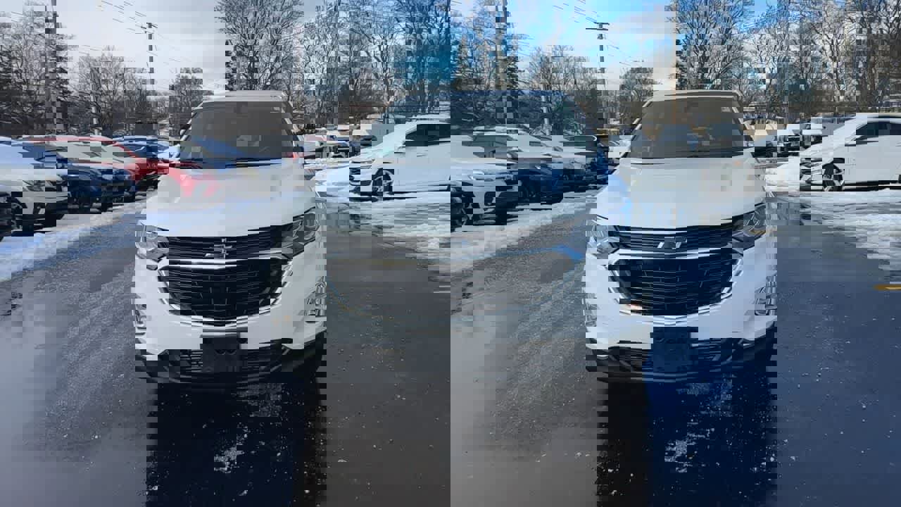 Used 2020 Chevrolet Equinox LT w/ Driver Convenience Package image 3