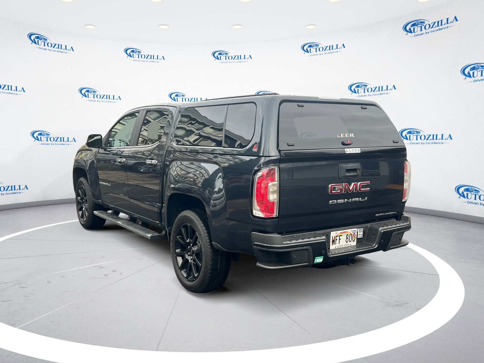 Used 2021 GMC Canyon Denali image 3