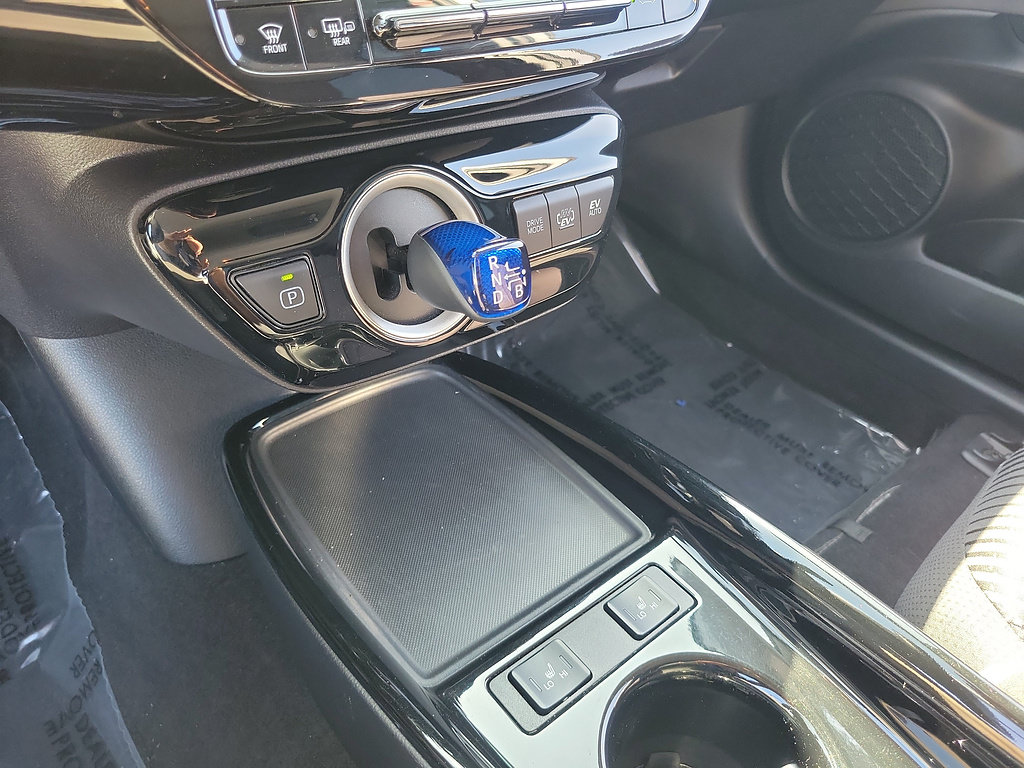 Used 2022 Toyota Prius Prime LE FWD image 28