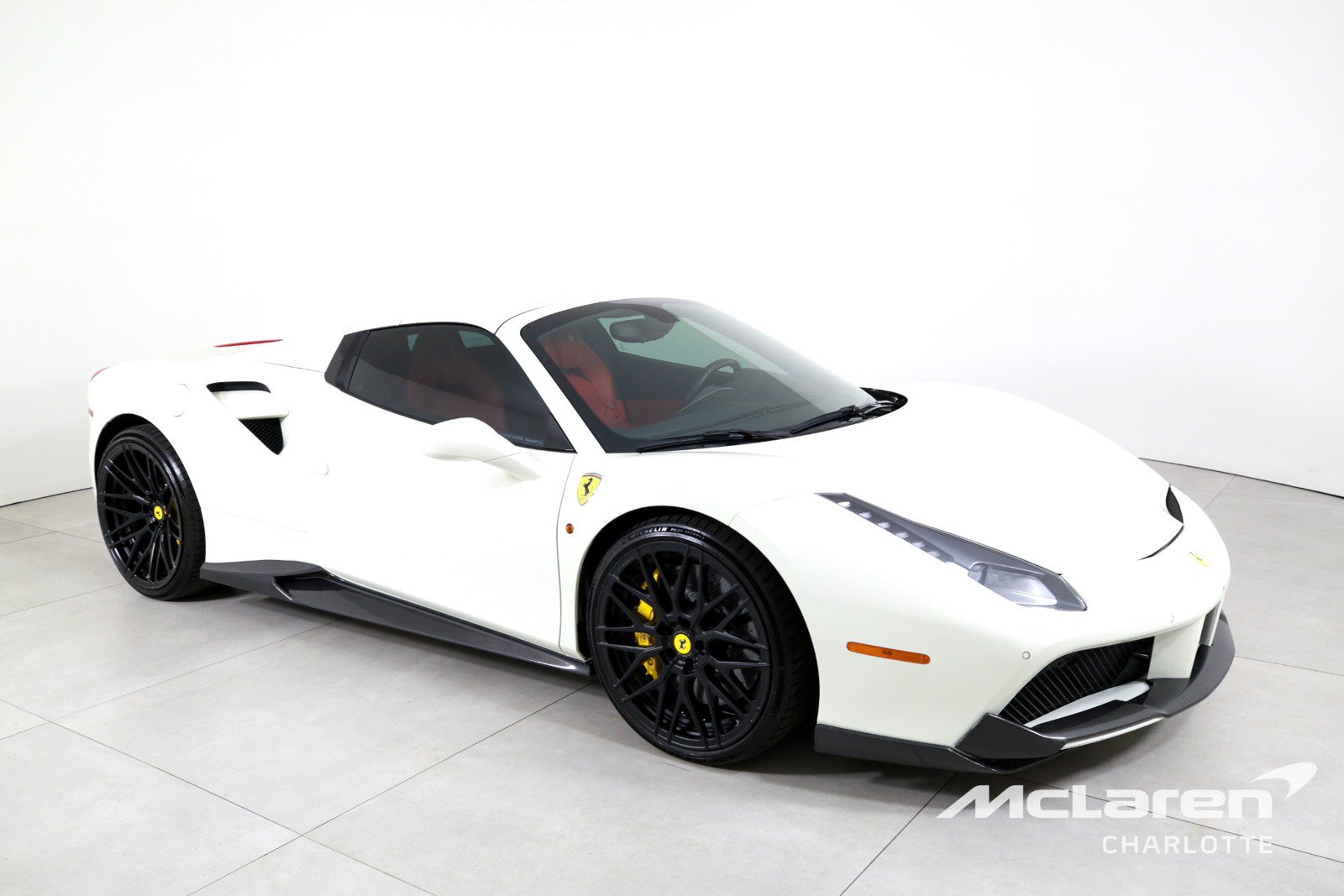 Used 2018 Ferrari 488 Spider RWD image 3