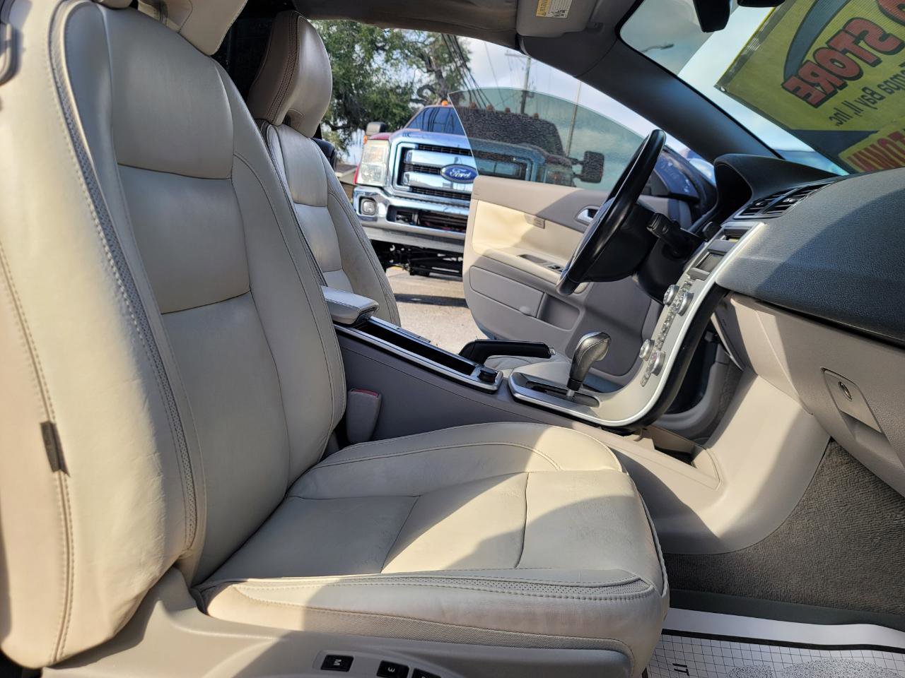 Used 2011 Volvo C70 T5 w/ Convenience Pkg FWD image 14