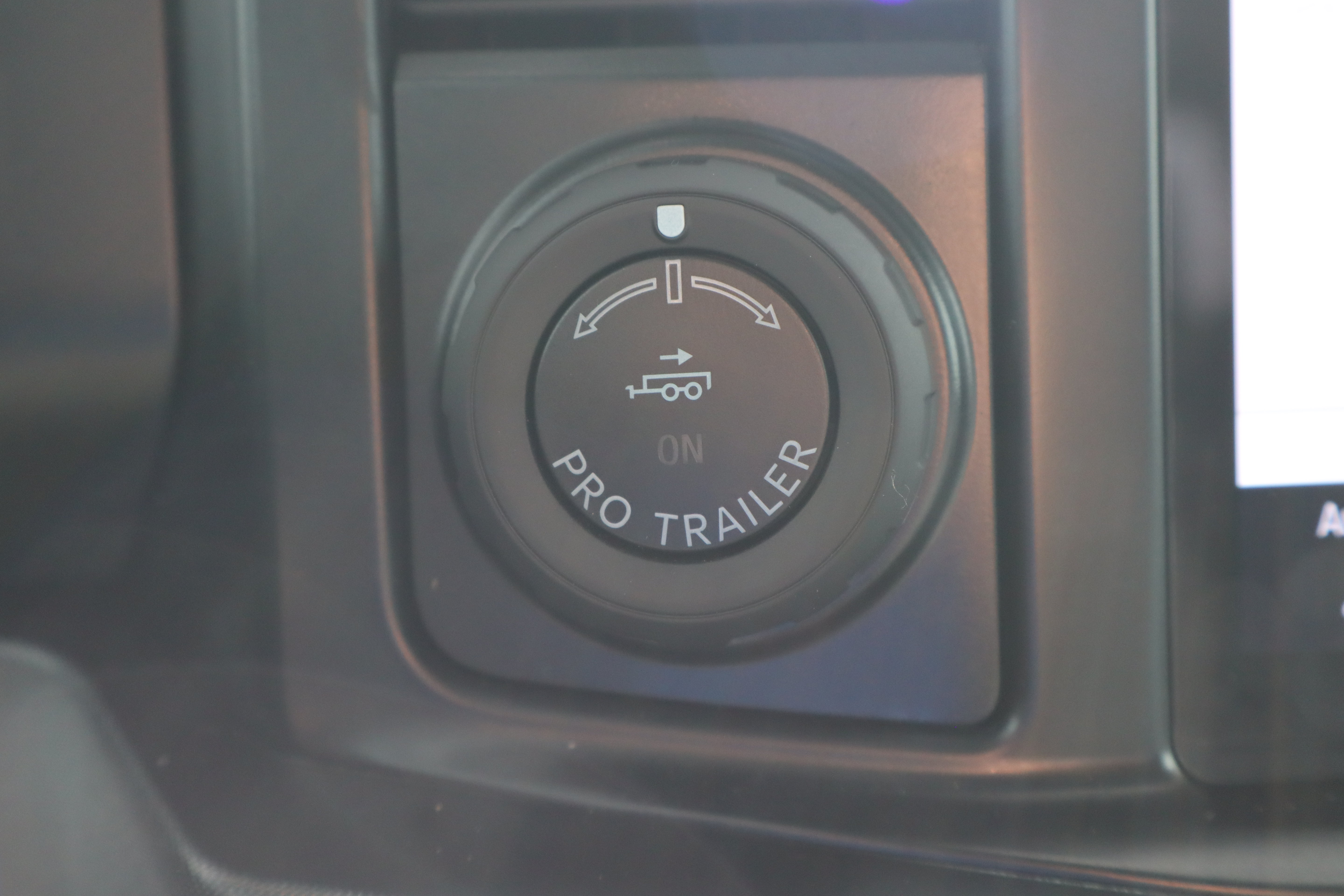 Used 2024 Ford F350 Limited w/ FX4 Off-Road Package AWD/4WD image 27