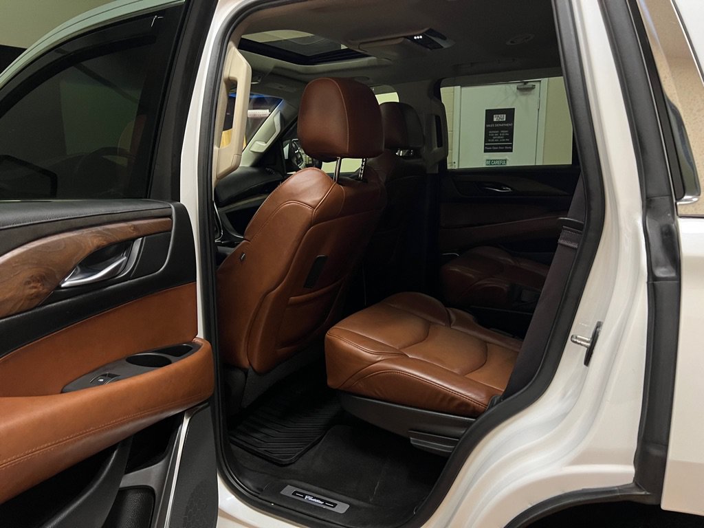 Used 2016 Cadillac Escalade Premium AWD/4WD image 17
