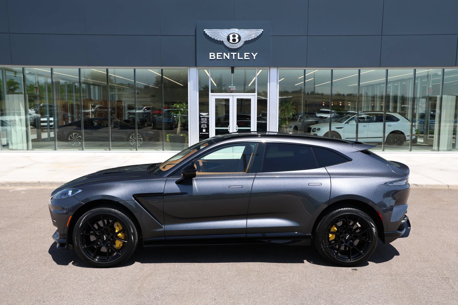 Used 2025 Aston Martin DBX 707 AWD/4WD image 5