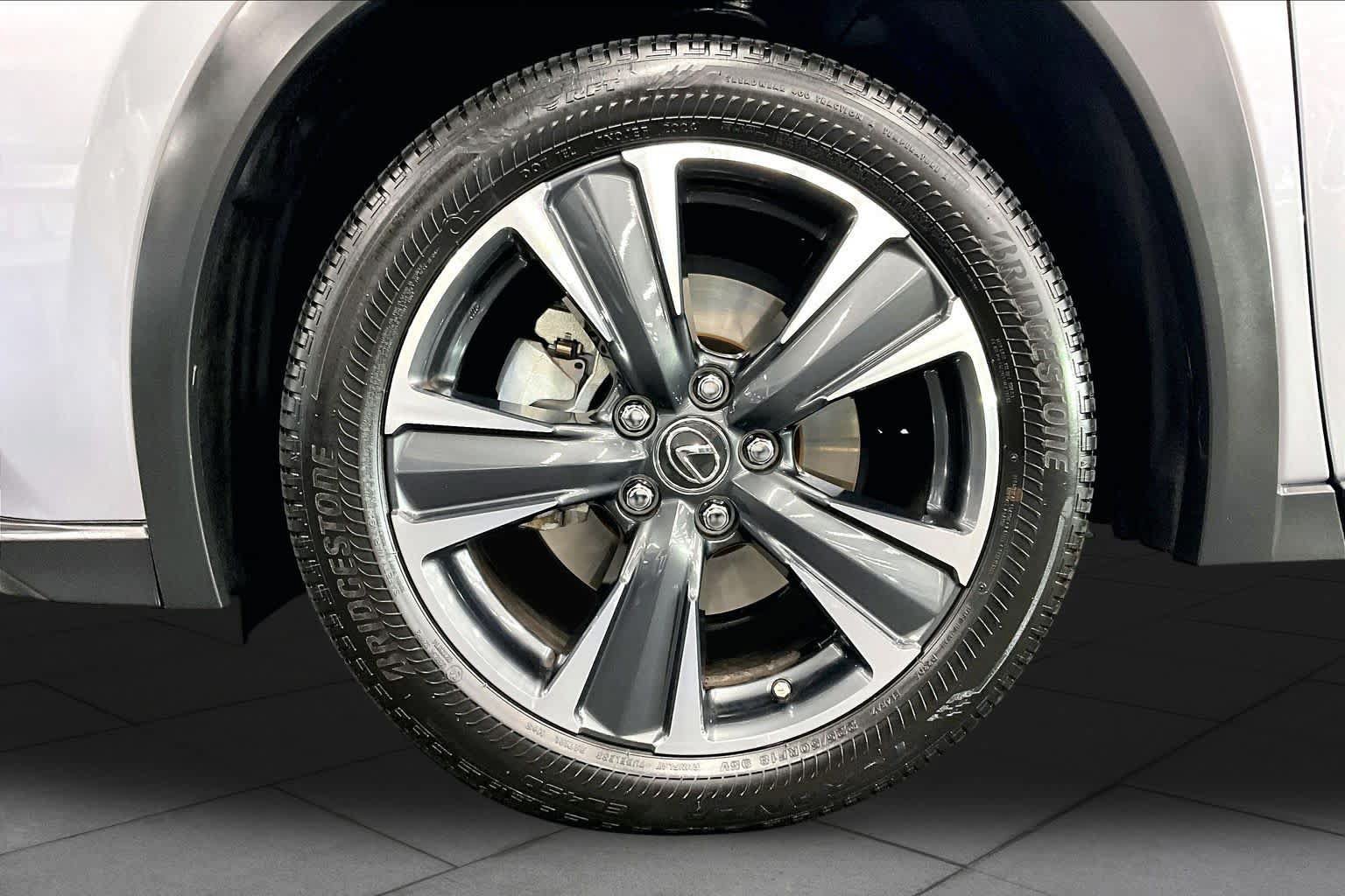 Used 2025 Lexus UX 300h FWD w/ Accessory Package (Z2) image 11