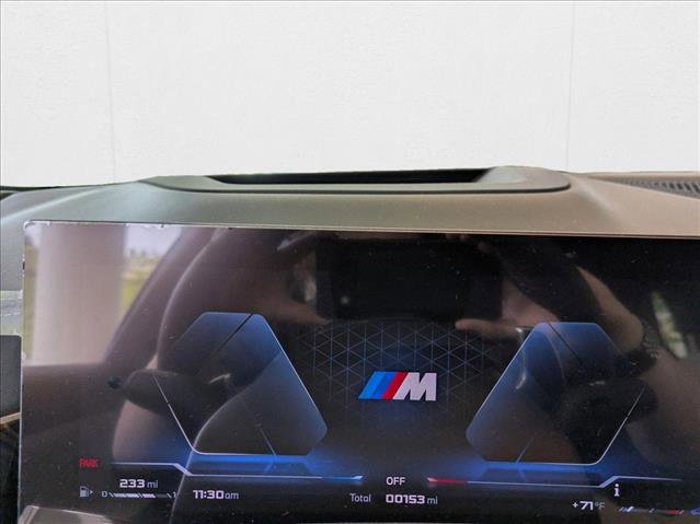 Used 2025 BMW X7 M60i w/ Executive Package image 11