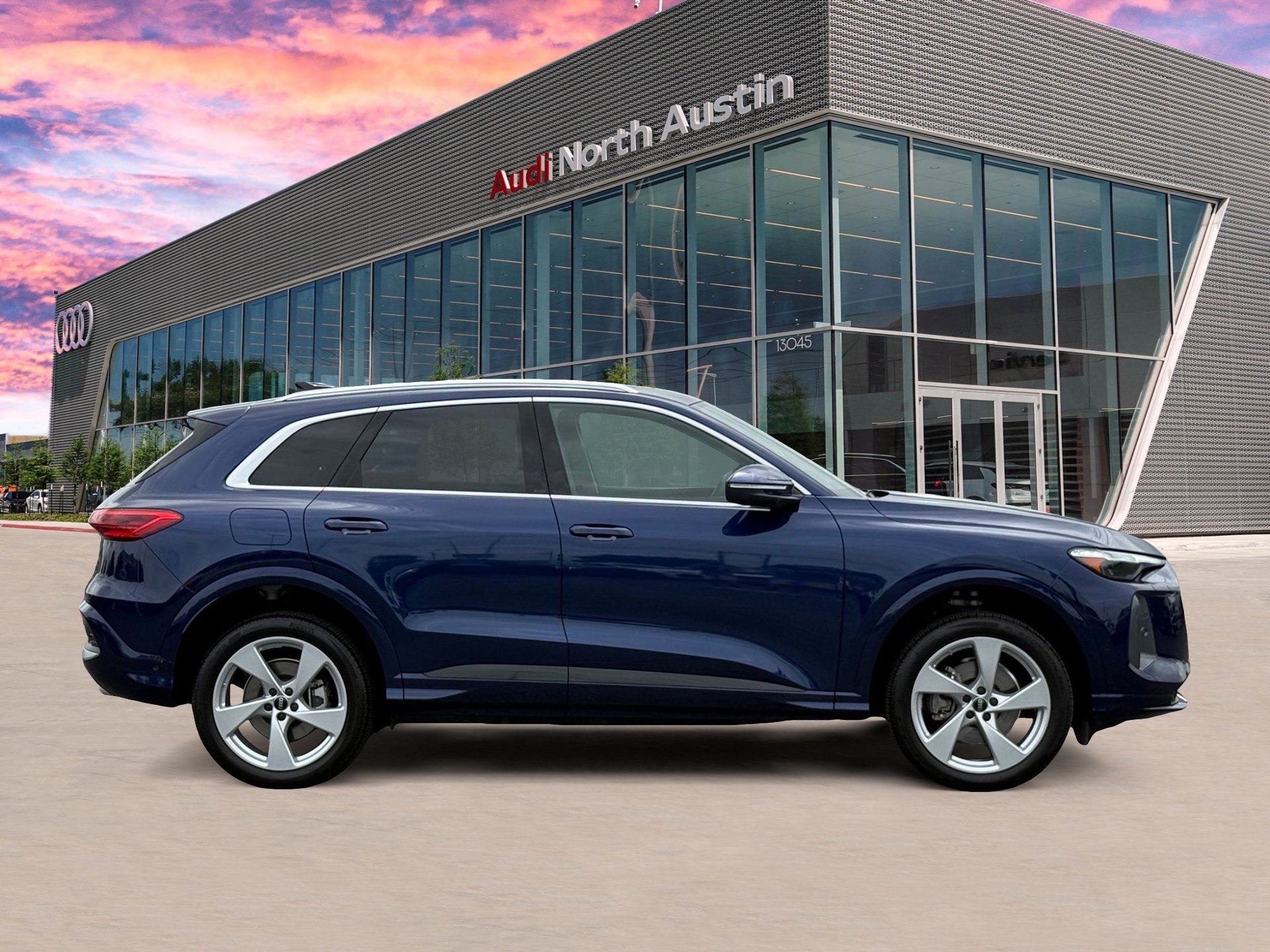 Certified 2025 Audi Q5 Premium Plus w/ Premium Plus AWD/4WD image 4