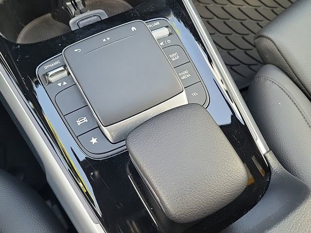 Used 2023 Mercedes-Benz GLB 250 image 21
