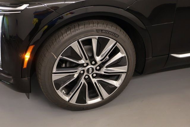 New 2026 Cadillac Lyriq Signature Luxury image 5