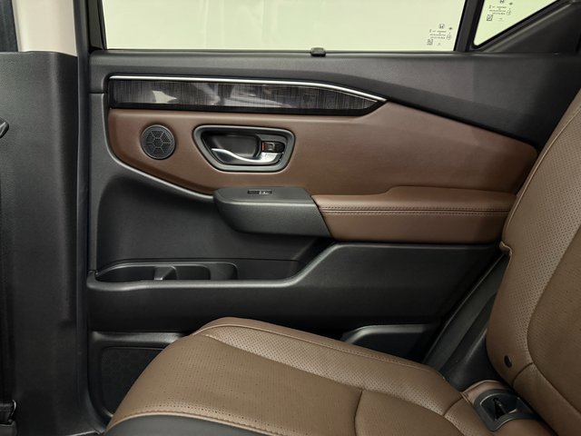 Used 2025 Honda Pilot Elite image 33