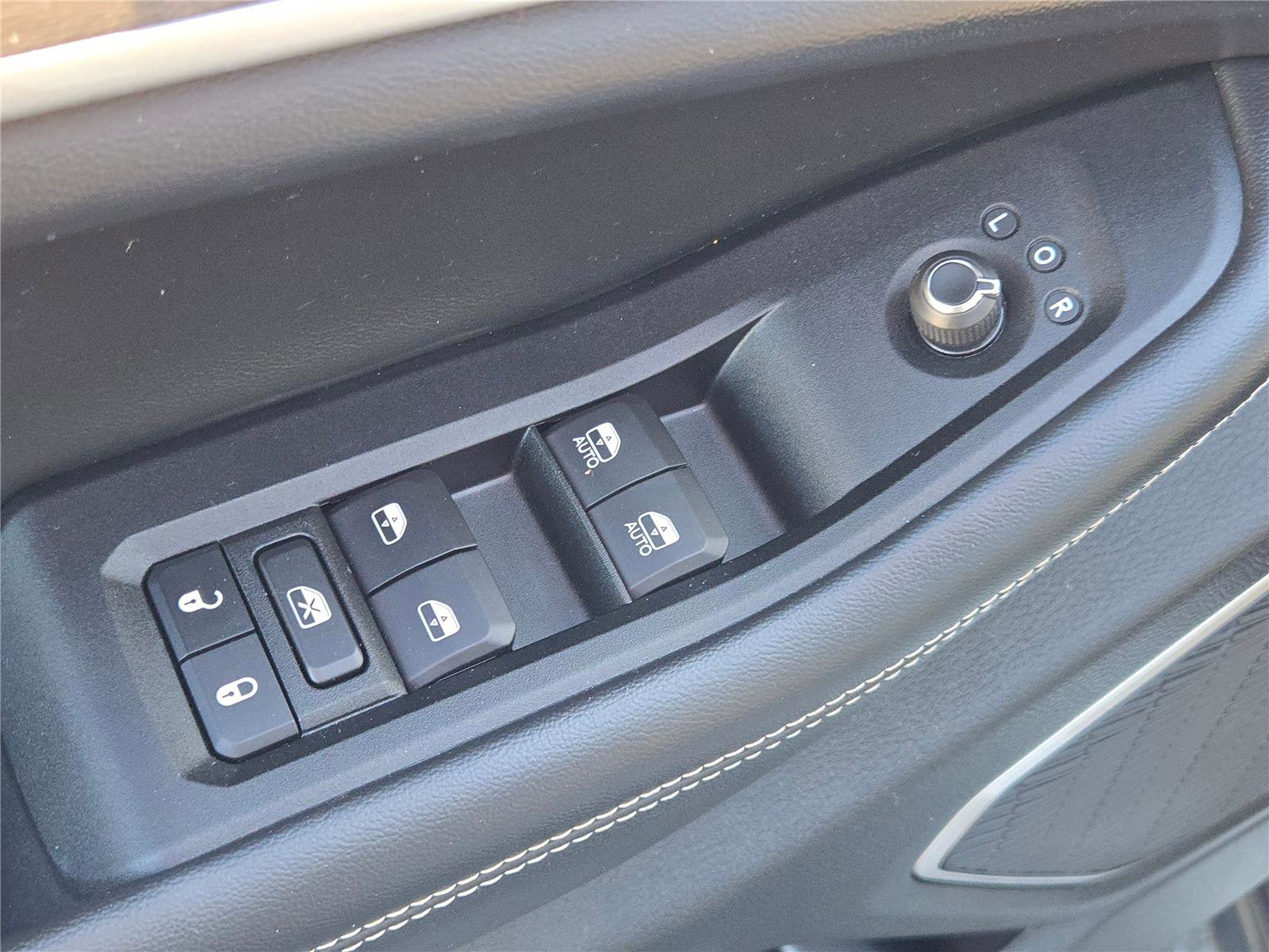 Used 2022 Jeep Grand Cherokee Limited 4xe image 23