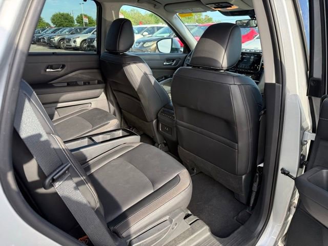 Used 2024 Nissan Pathfinder SL w/ SL Premium Package image 22