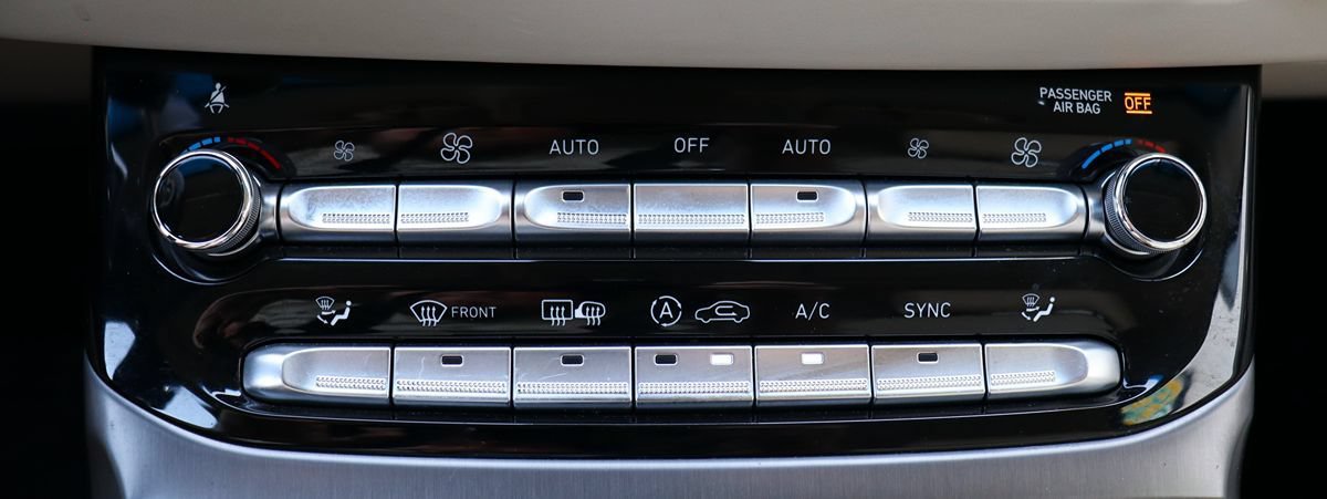 Used 2017 Genesis G90 3.3T Premium RWD image 48