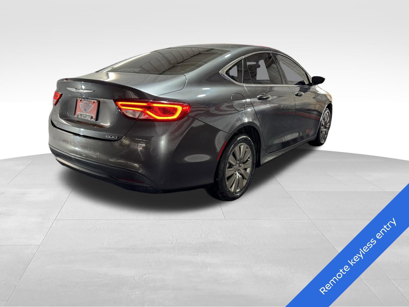 Used 2016 Chrysler 200 LX image 4