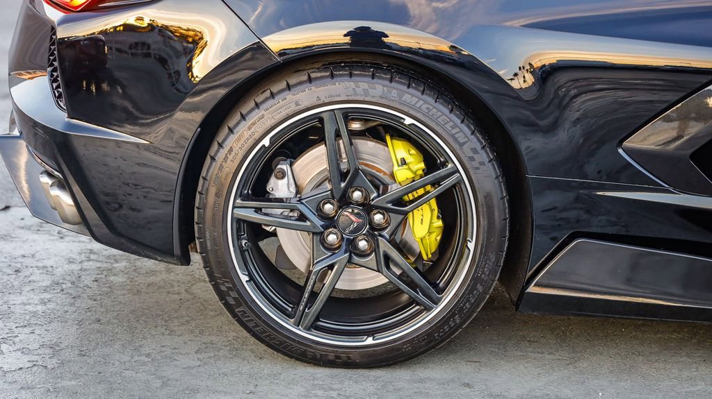 Used 2020 Chevrolet Corvette Stingray w/ 2LT Preferred Equipment Group image 12