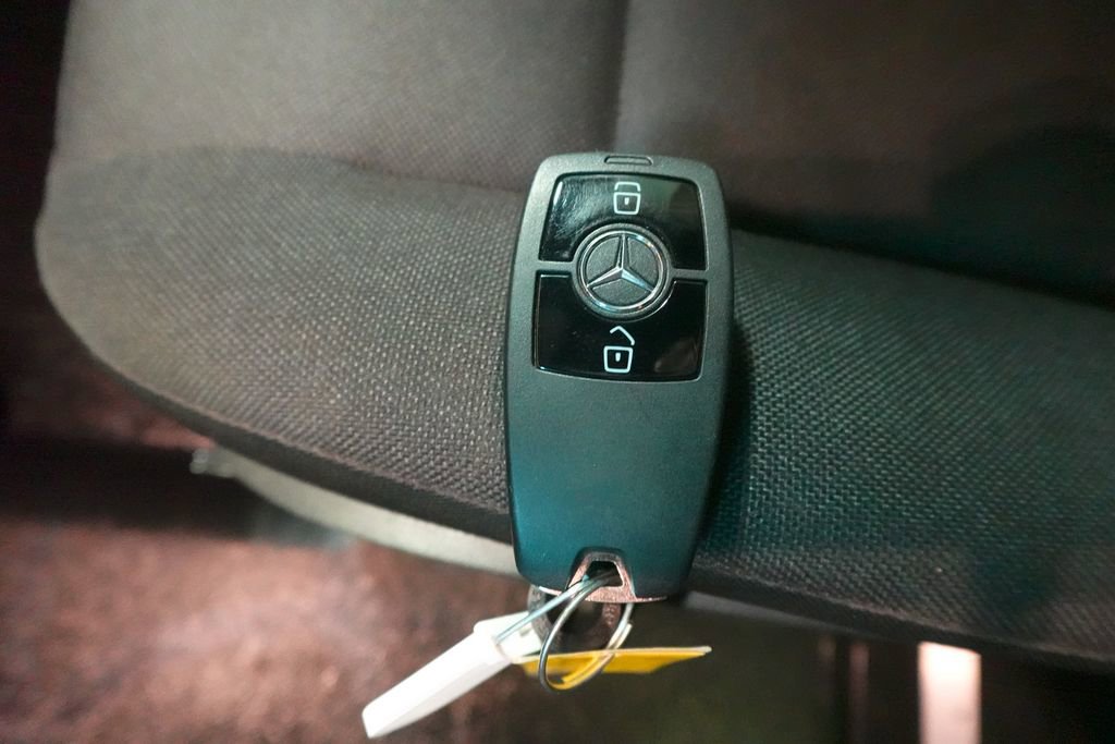 Used 2025 Mercedes-Benz Sprinter 2500 image 17