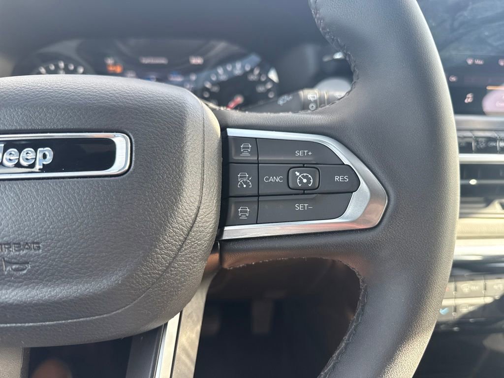 Used 2024 Jeep Compass Limited image 16