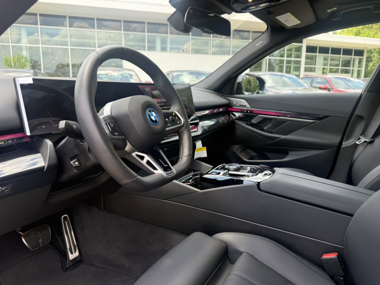 Certified 2026 BMW i5 M60 w/ M Sport Package RWD image 11