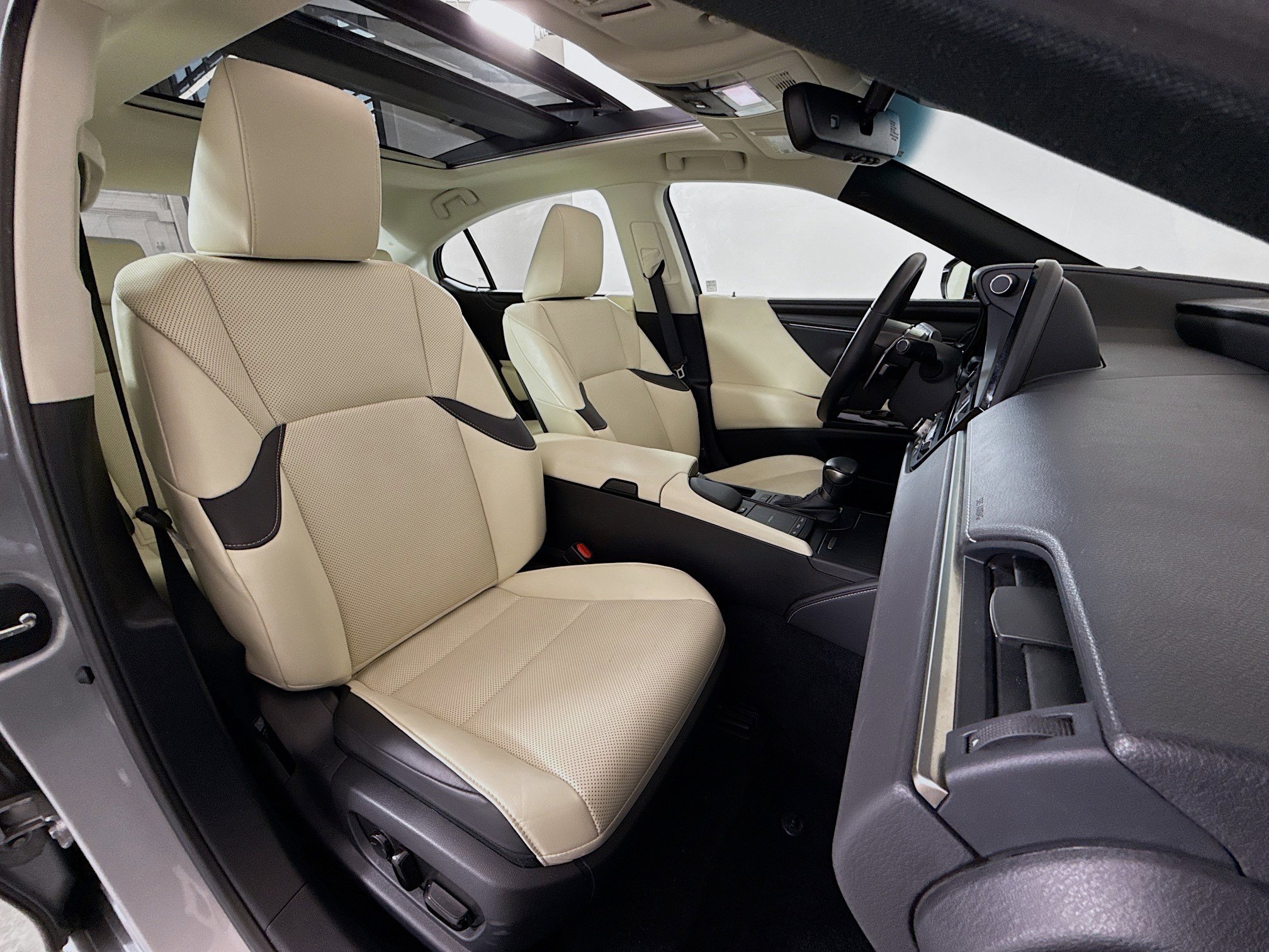 Certified 2022 Lexus ES 350 w/ Premium Package image 26