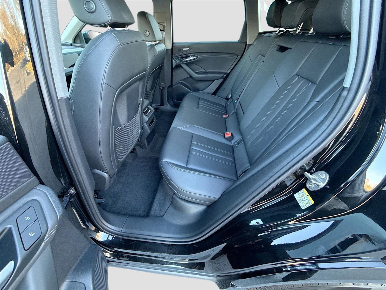 Used 2025 Audi Q6 e-tron Premium Plus w/ Premium Plus image 24