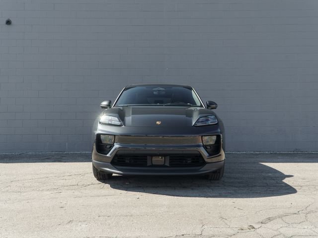 New 2026 Porsche Macan 4 Electric image 8