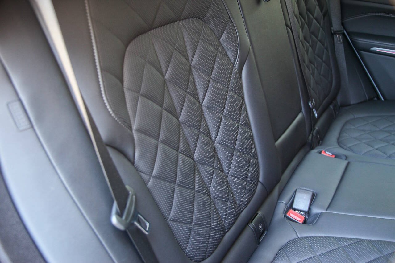 Used 2024 BMW X5 sDrive40i w/ M Sport Package RWD image 60