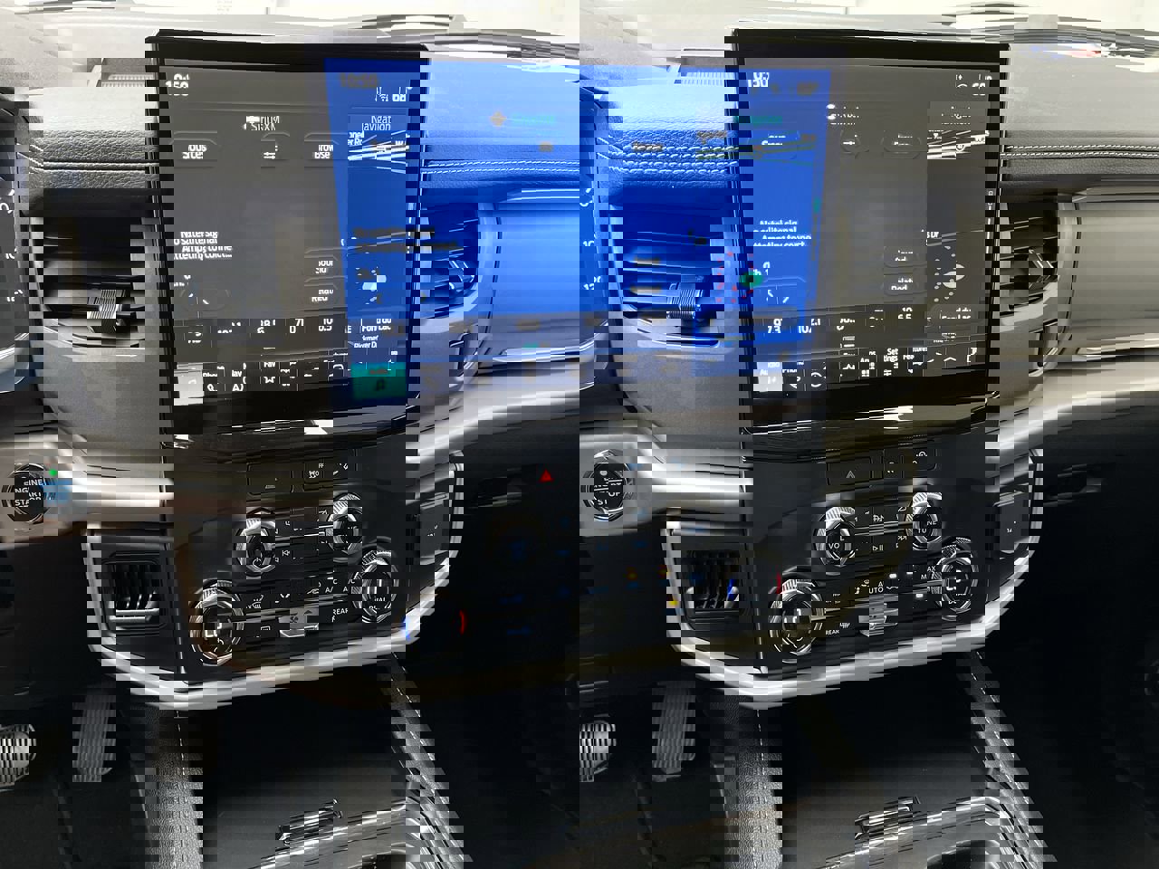 Used 2022 Ford Expedition XLT image 18