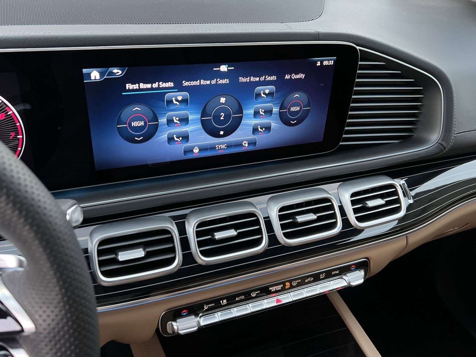 New 2026 Mercedes-Benz GLS 450 4MATIC image 19