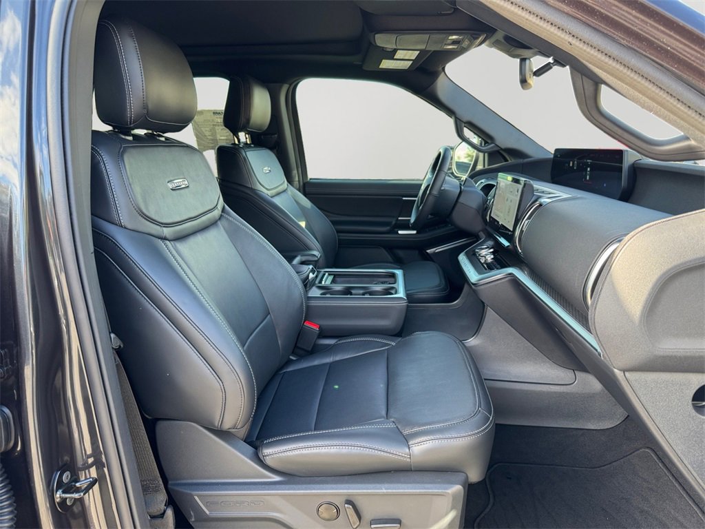 Used 2025 Ford Expedition Platinum w/ Stealth Appearance Package image 12